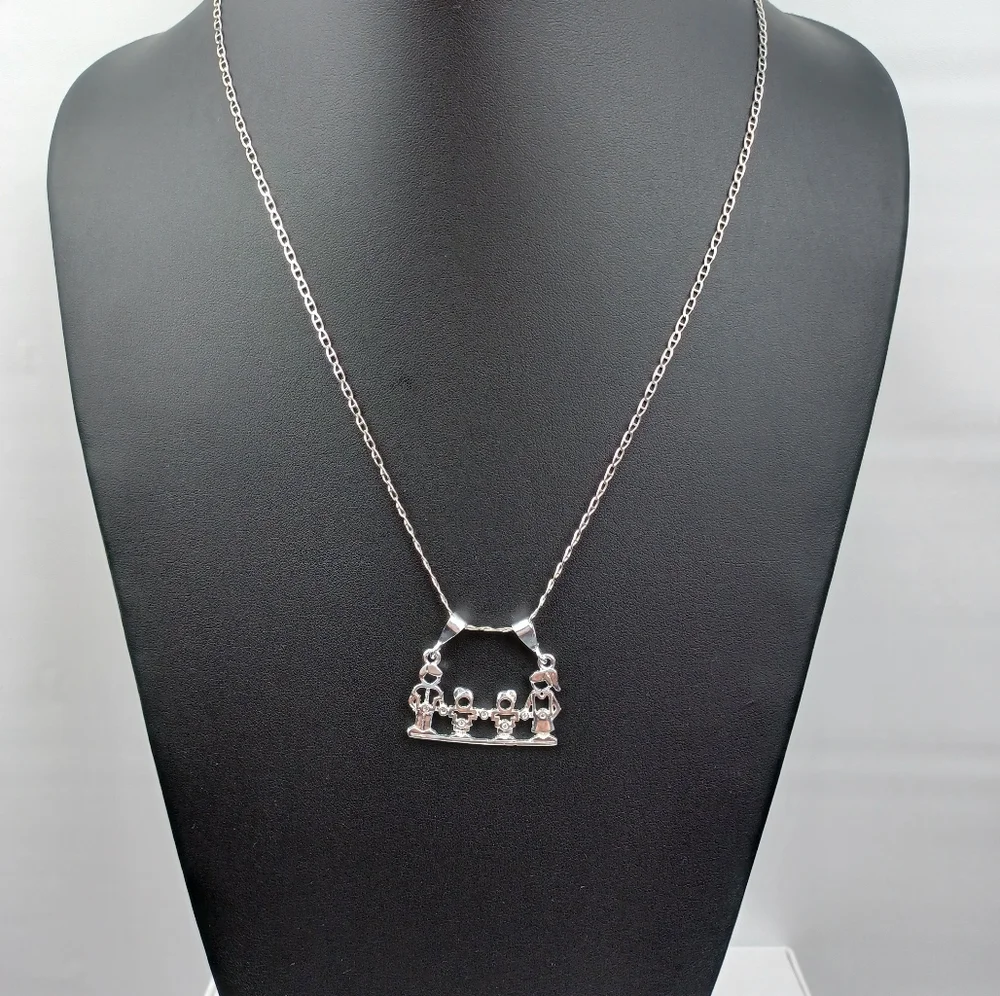925 sterling silver Family pendant necklace Mom and Dad and‎ two boys